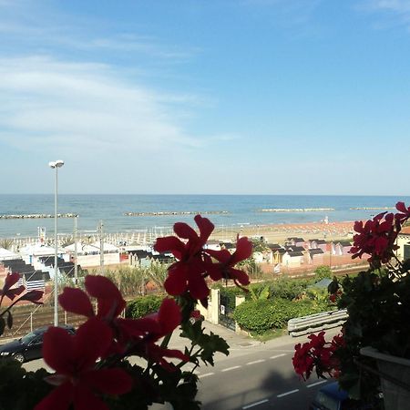 Hotel Ristorante Miramare Pesaro Dış mekan fotoğraf