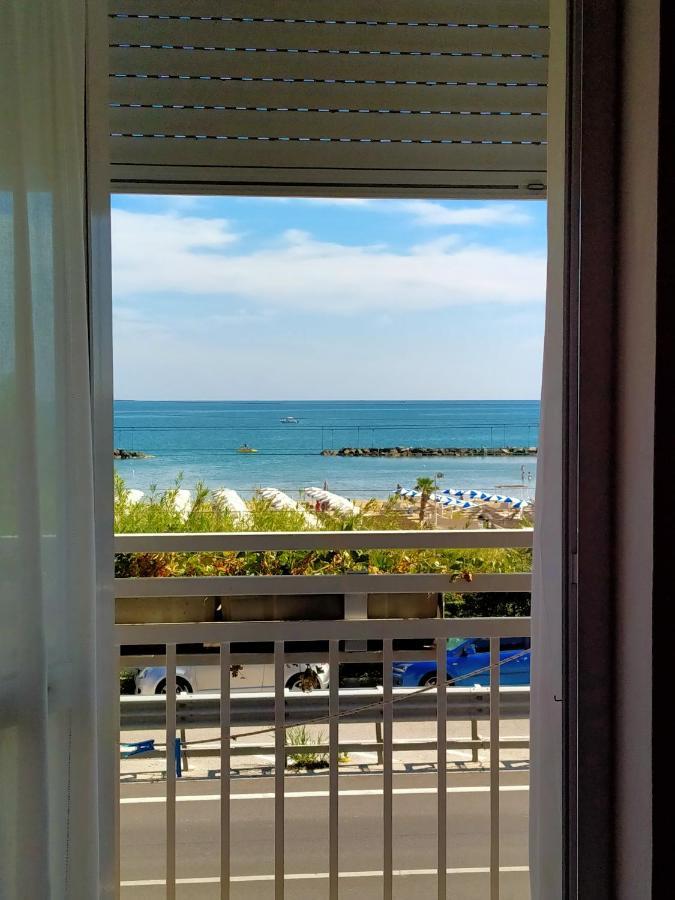 Hotel Ristorante Miramare Pesaro Dış mekan fotoğraf