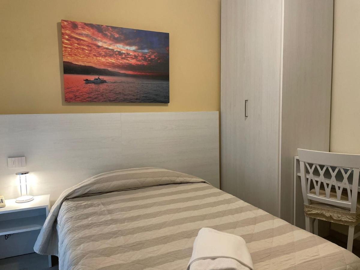 Hotel Ristorante Miramare Pesaro Dış mekan fotoğraf