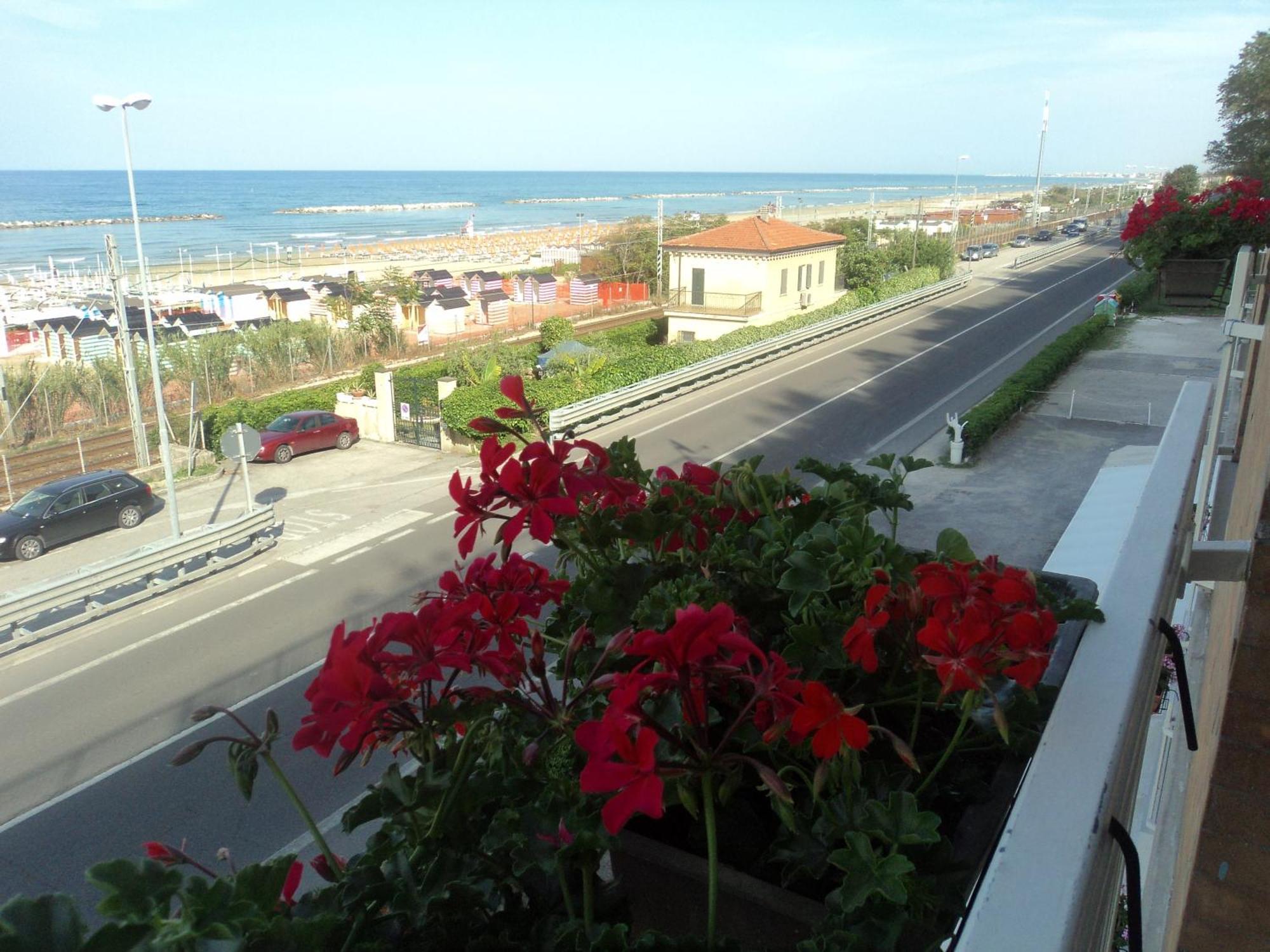 Hotel Ristorante Miramare Pesaro Dış mekan fotoğraf
