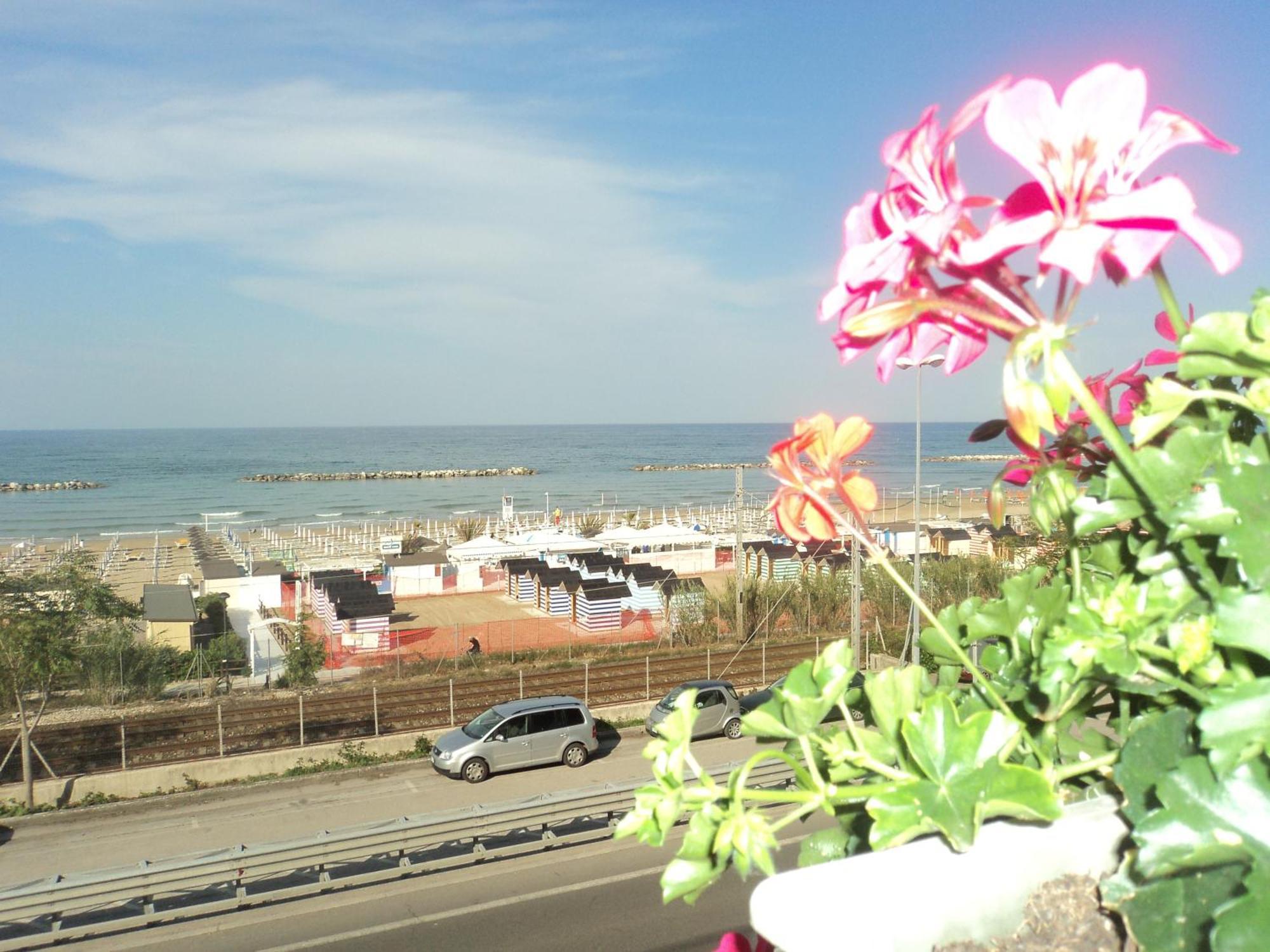 Hotel Ristorante Miramare Pesaro Dış mekan fotoğraf