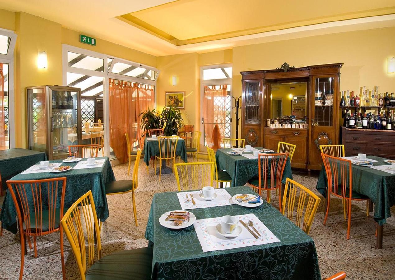 Hotel Ristorante Miramare Pesaro Dış mekan fotoğraf